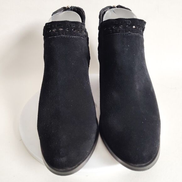 Steve Madden Java Suede Black Ankle Boots Size 6 Laser Cut Design V-Cut Side Zip - Picture 6 of 10
